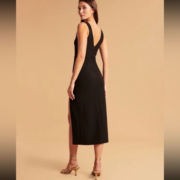 Abercrombie and Fitch V-Neck Midi Dress - Picture 9 of 9